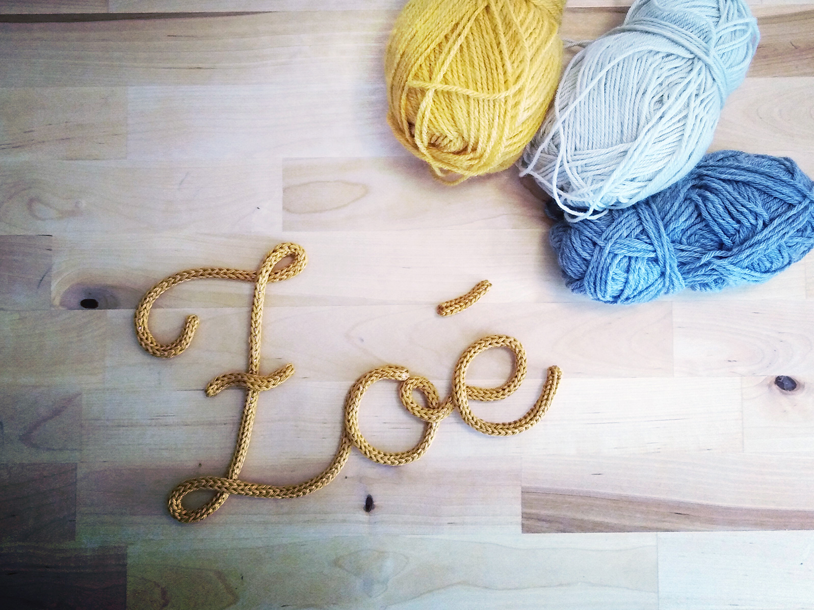 Zoé tricotin cursive