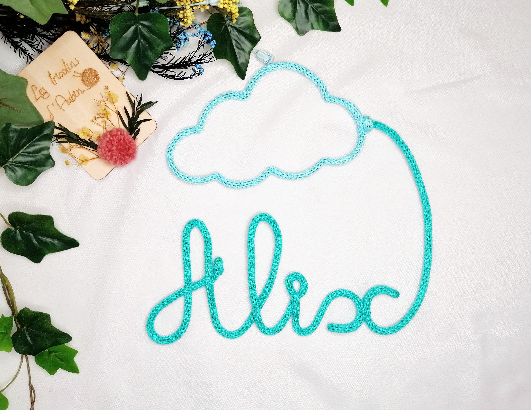 Prénom et nuage en tricotin : Alix en piscine et le nuage en jade