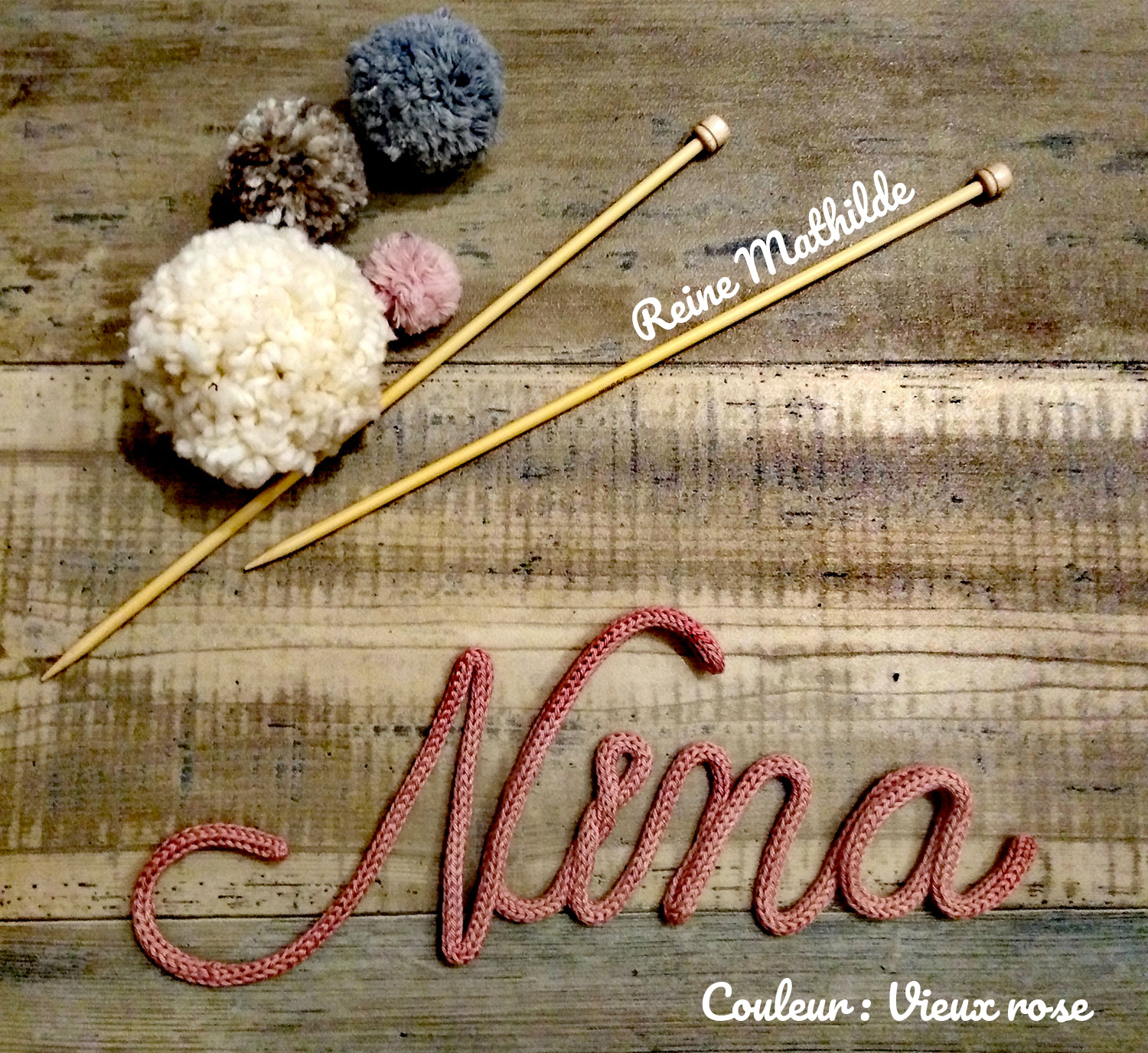 Nina au tricotin