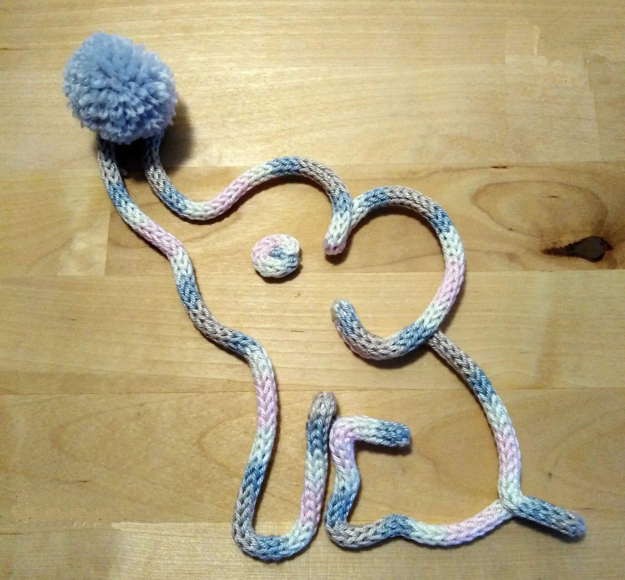 Eléphant en tricotin