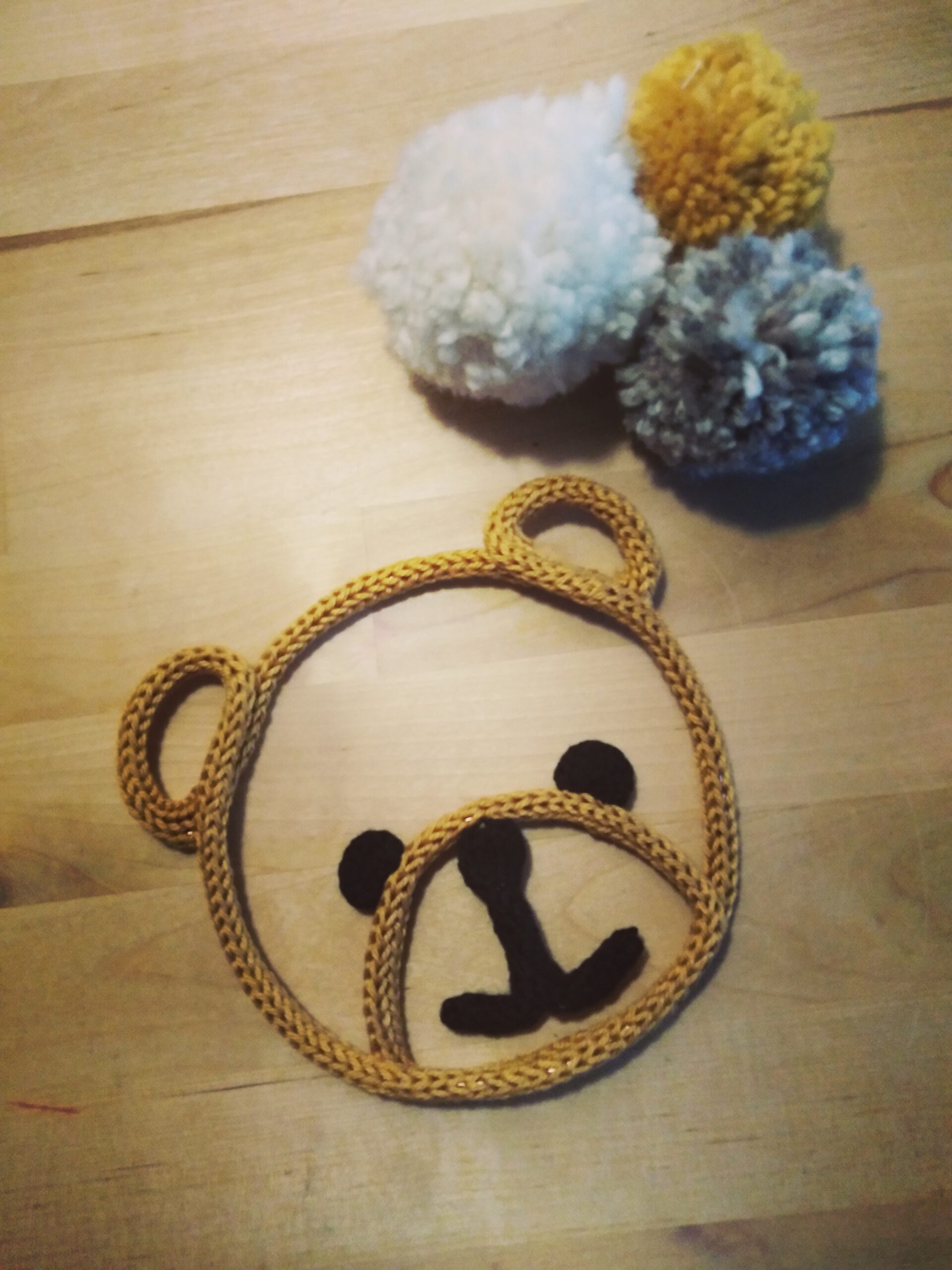 Tête d'ours en tricotin