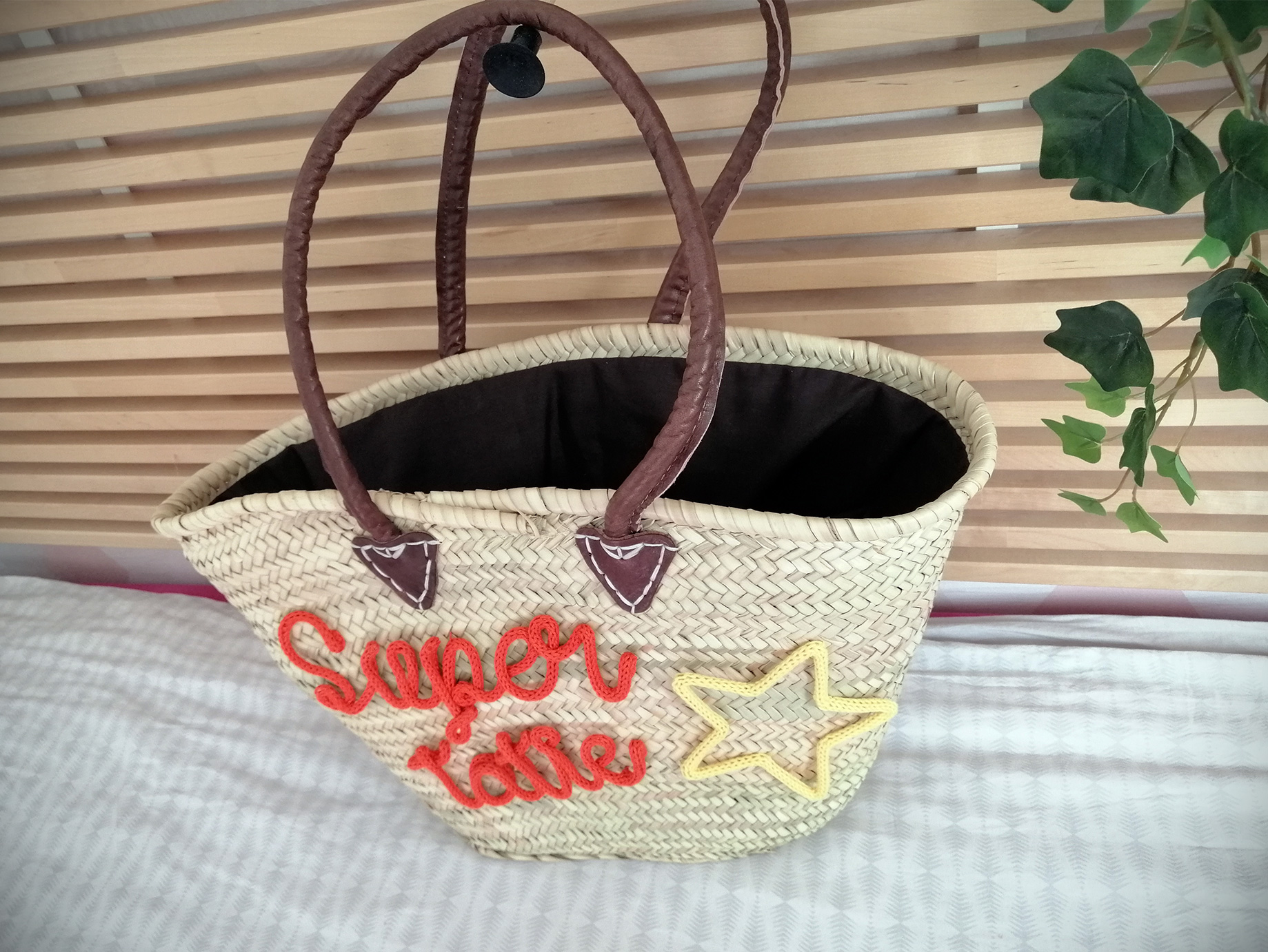 Panier avec tricotin Super Tatie et coeur