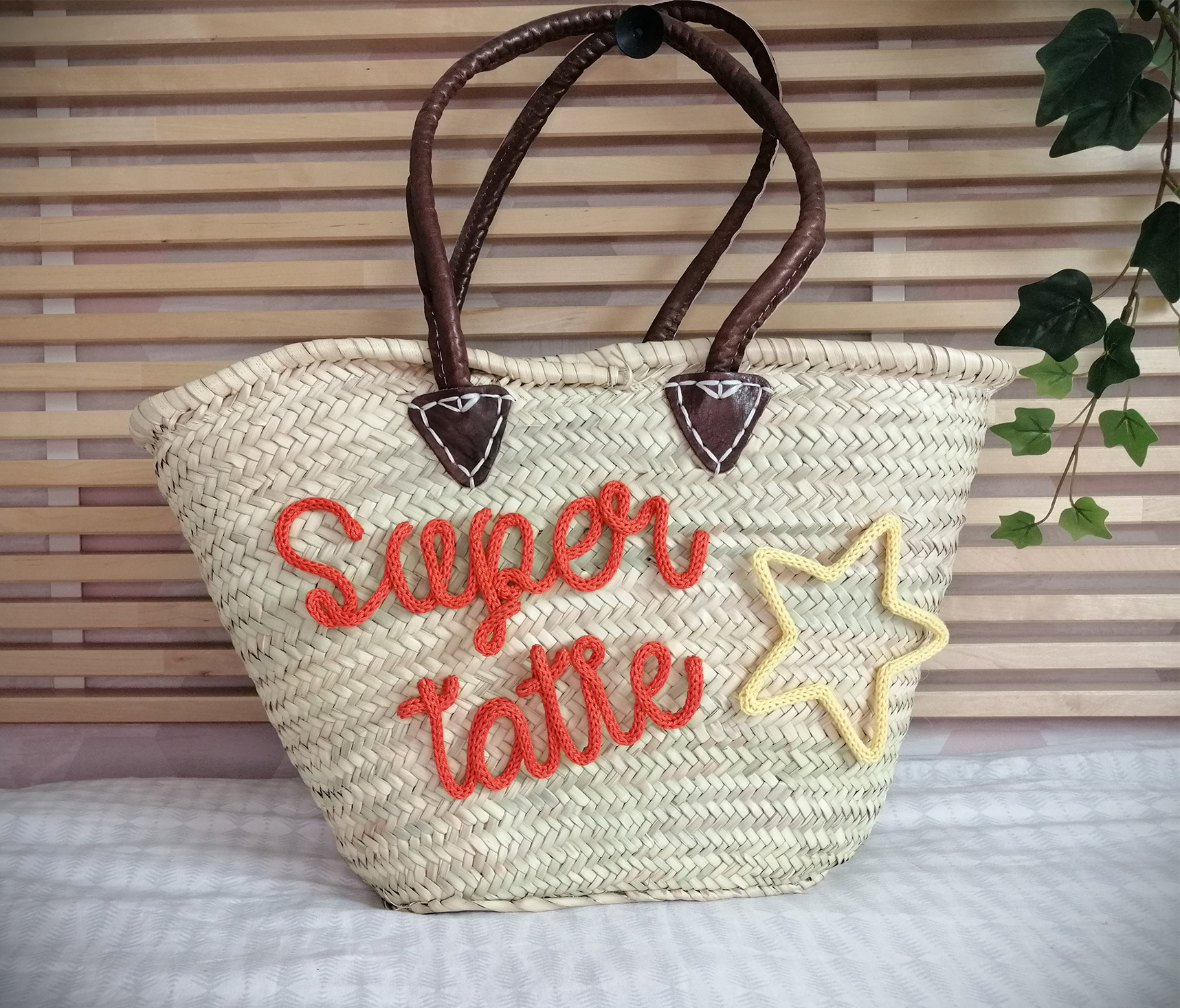 Panier avec tricotin Super Tatie et coeur