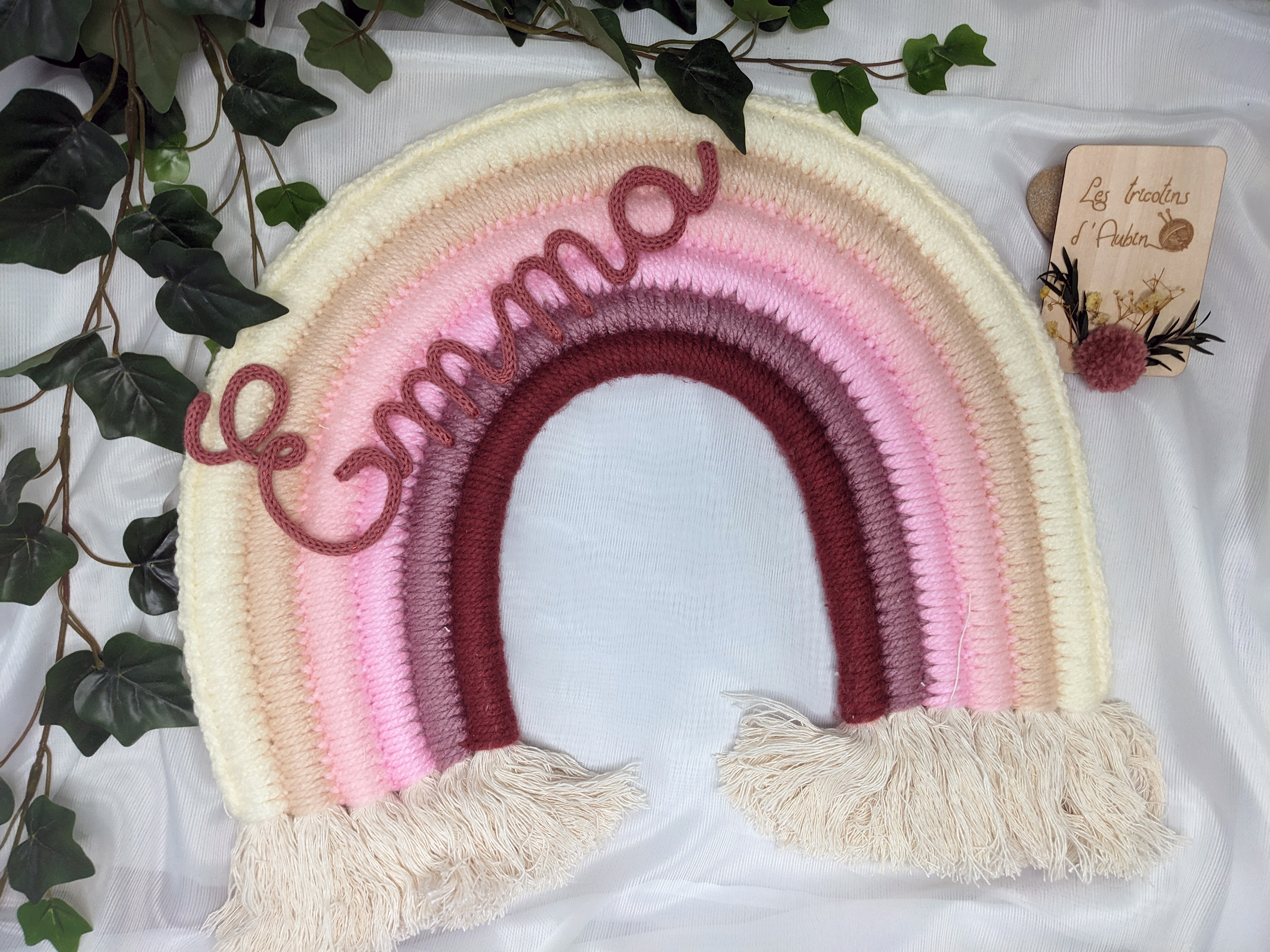 Arc en ciel macramé géant framboise, rose, beige avec prénom en tricotin ou en bois
